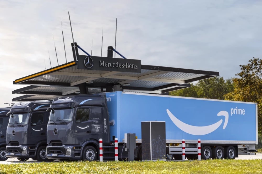 Mercedes-Benz eActros 600 trucks handed over to Amazon