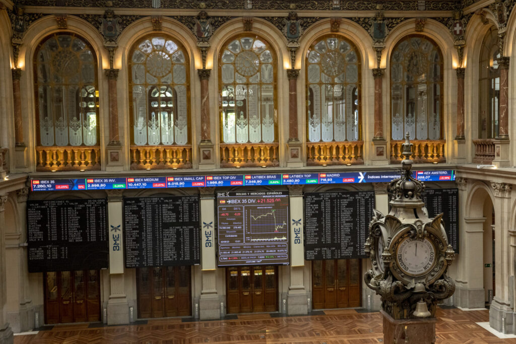 Chart showing declining luxury stock market values