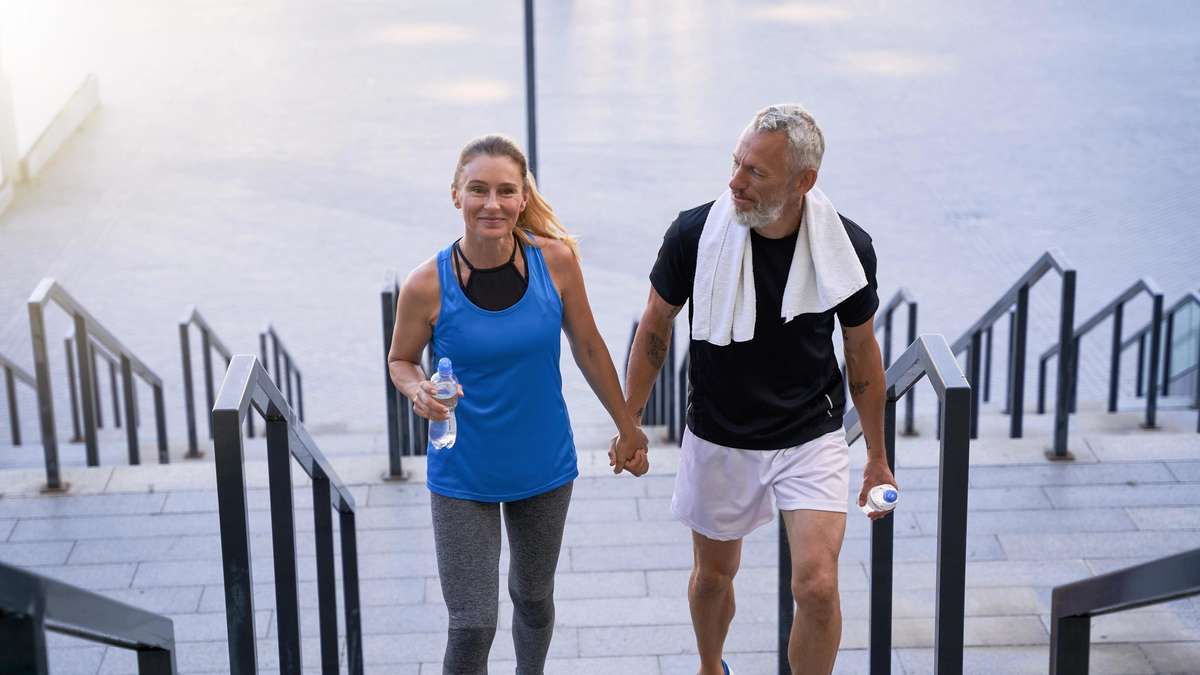 Stress expert advising healthy aging