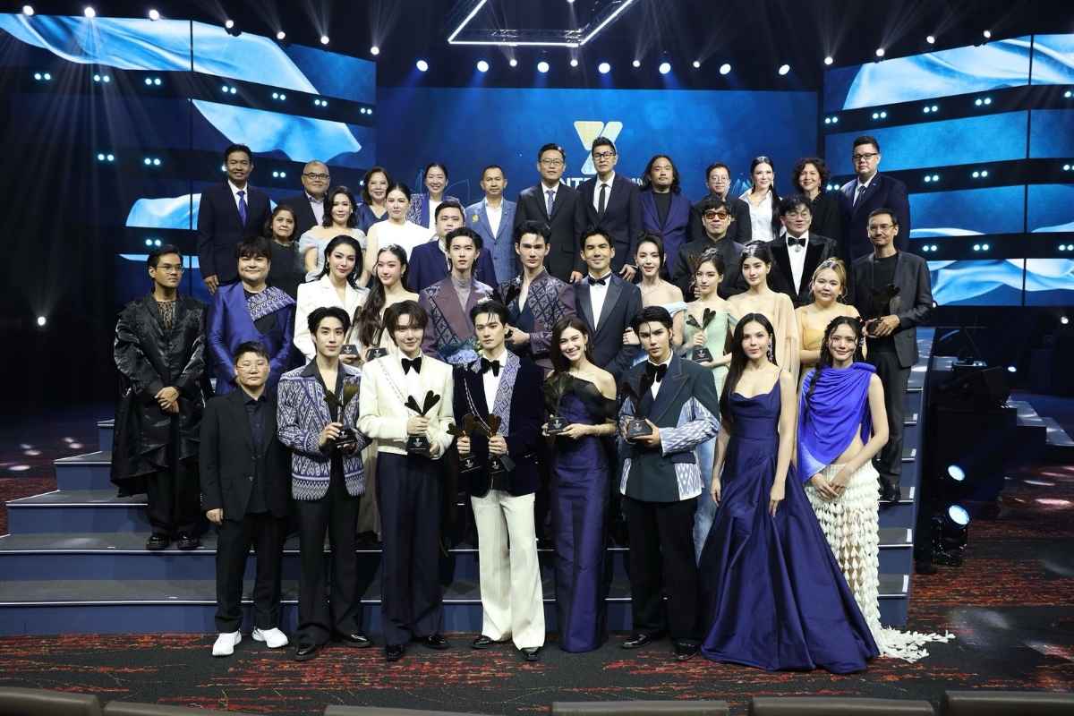 Y Entertain Awards 2026 winners and stars posing together