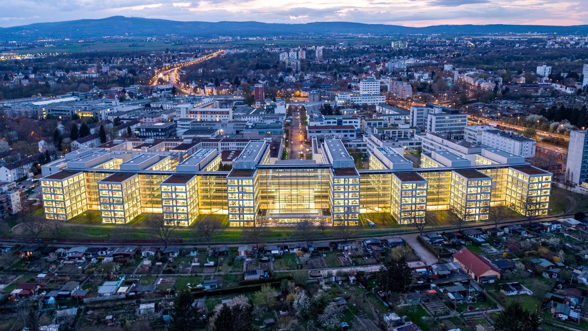Frankfurt office complex being converted for school use