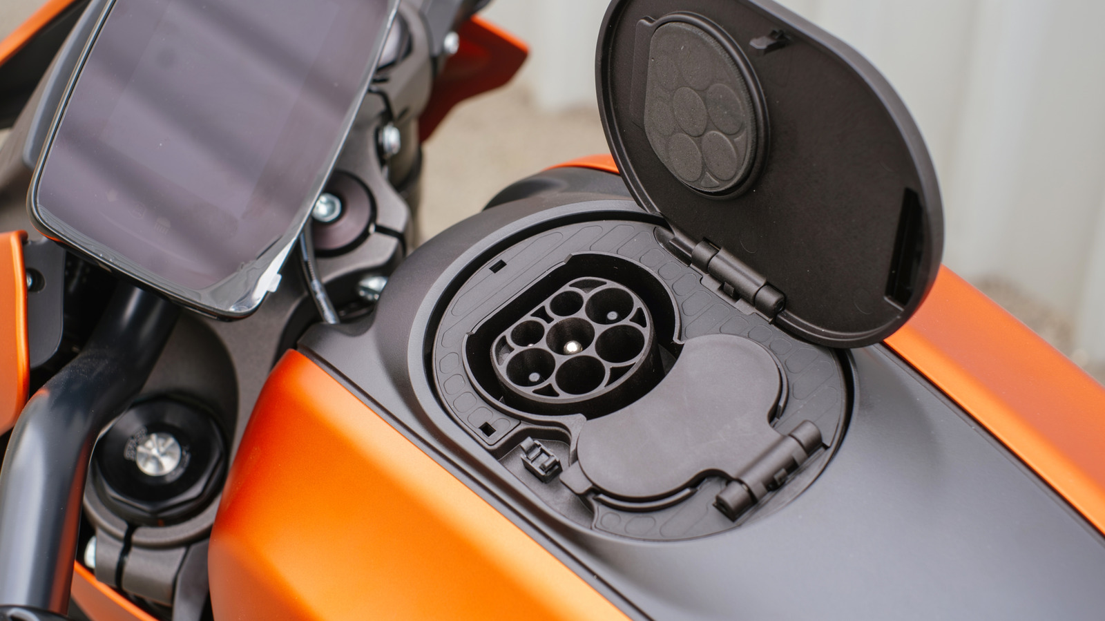 Electric motorcycle range roundup from Jalopnik