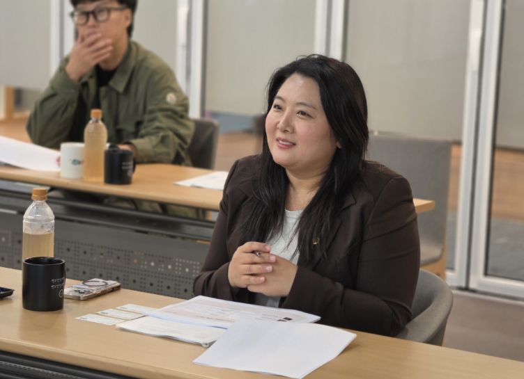 Assembly Member Lee Ji-hye Visiting GCA Pangyo