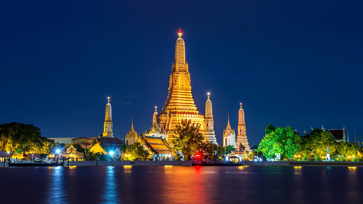 Wat Arun temple in Bangkok, a key landmark for medical tourists
