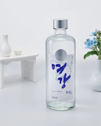 Yeoju traditional distillery award winners showcasing premium Korean spirits