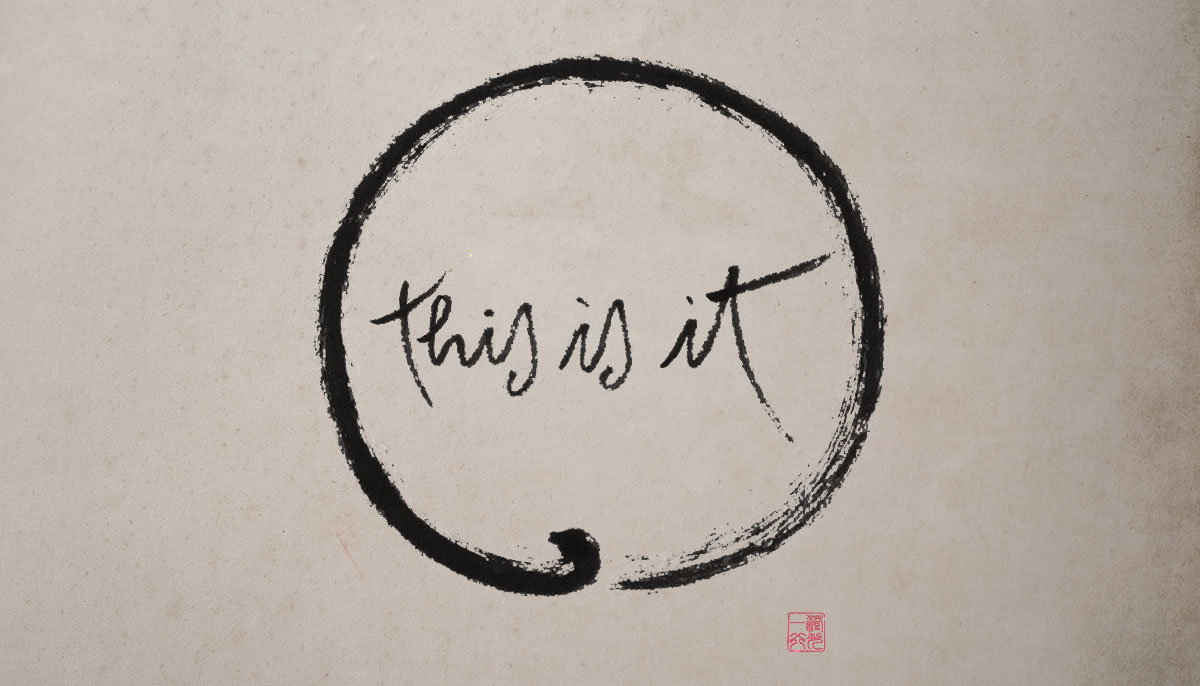 Thich Nhat Hanh meditating