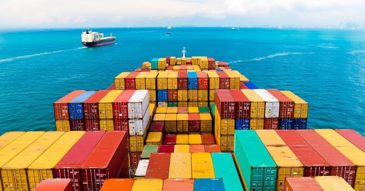 Container vessels in global trade networks