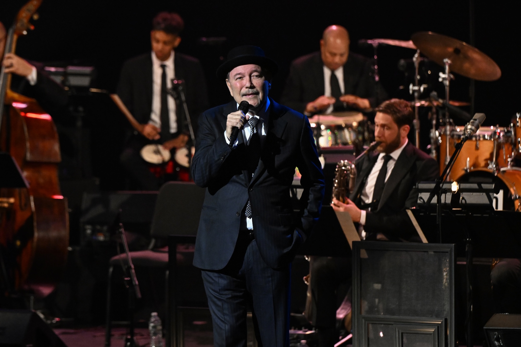 Rubén Blades performing