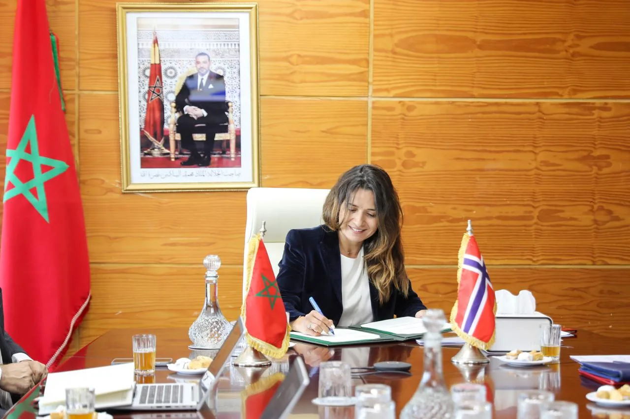 Morocco and Norway representatives at the carbon market deal signing ceremony