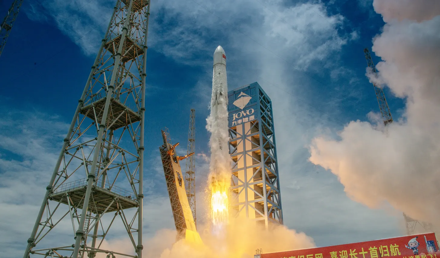 Long March 10B rocket lifting off from Wenchang Commercial Space Launch Site