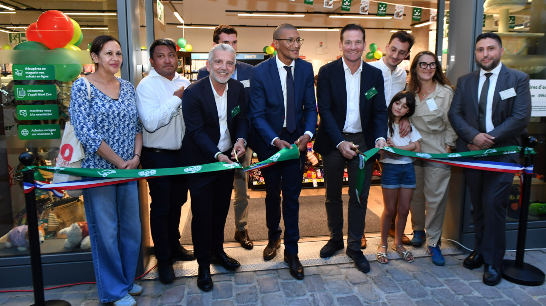 Fressnapf's 3,000th store opening in Paris