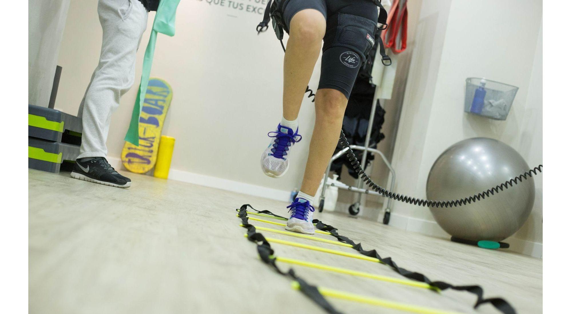 Physiotherapy session focusing on knee stability and strength
