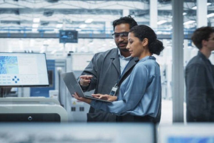 Analysis of India's IT hiring slowdown and structural changes