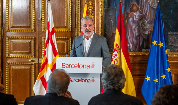 Jaume Collboni speaking at a press event