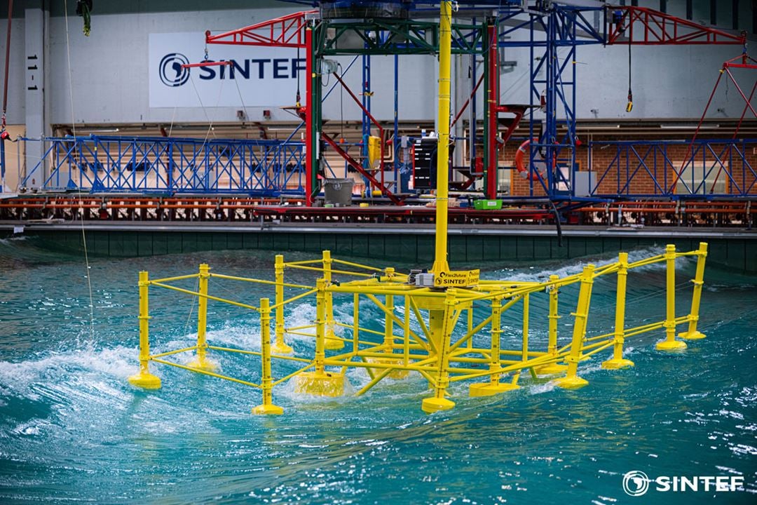 Flex2Future hybrid offshore solar-wave-wind system being tested with SINTEF