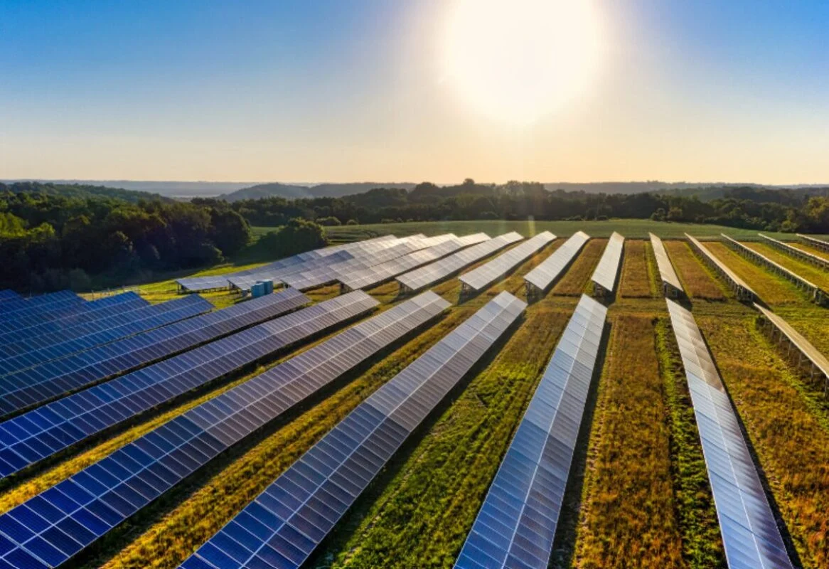 Mercom corporate solar financing data Q1 2026