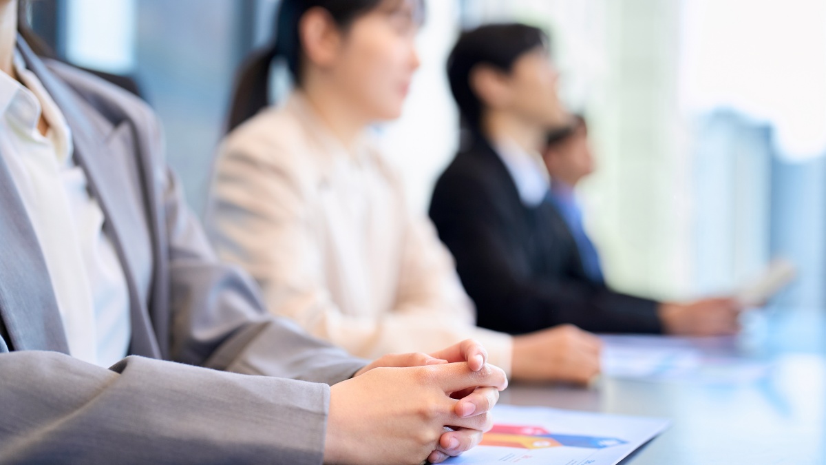 Article image regarding wage polarization