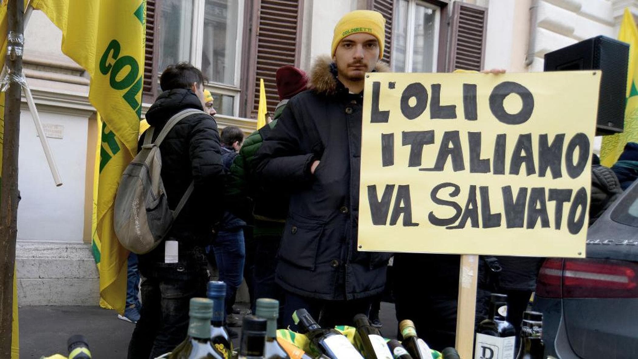 Coldiretti protest in Bari regarding olive oil labeling