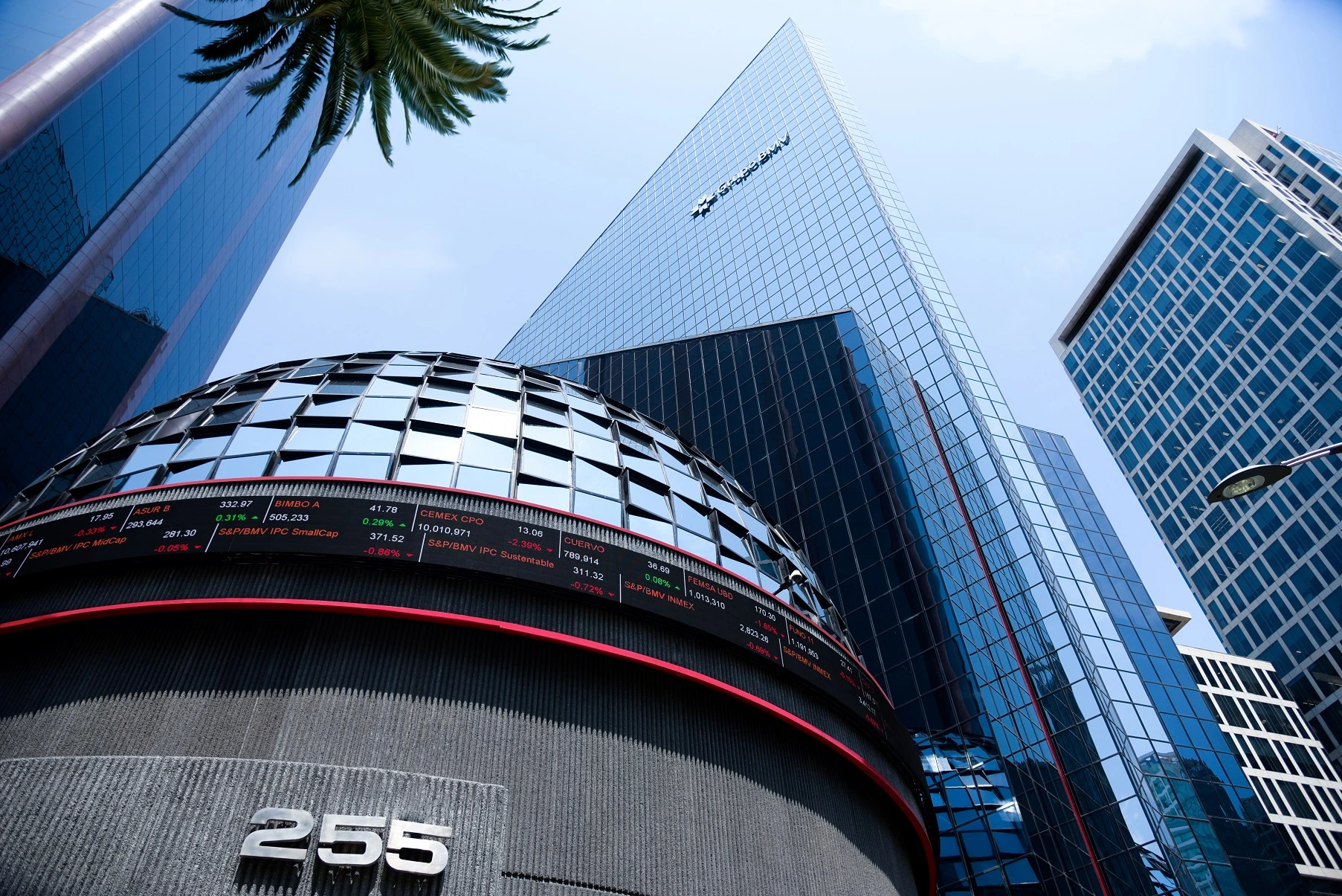 Mexican exchange floor during trading session
