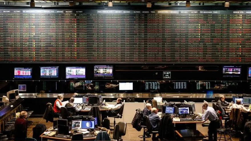 Buenos Aires stock exchange as country risk climbs