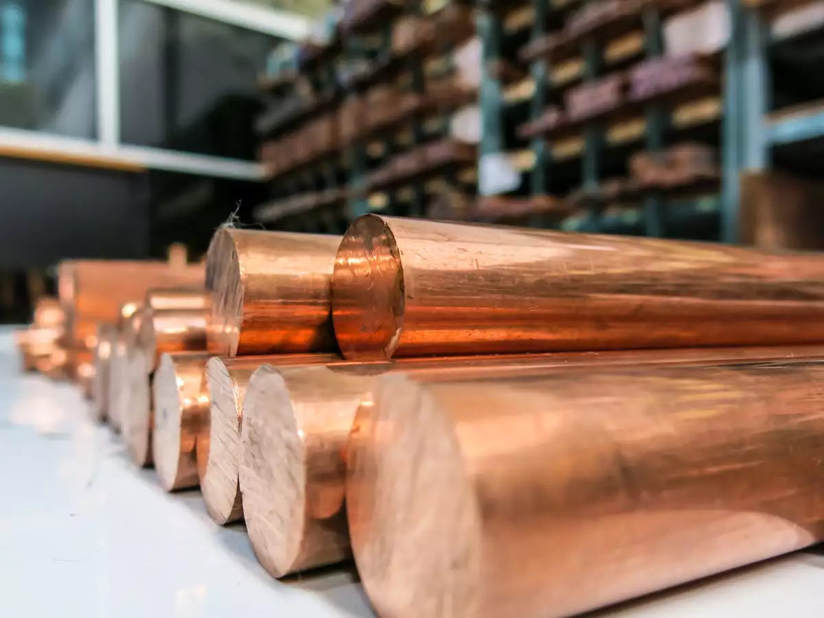 Copper futures eased as Chinese fabrication cooled and Fed bets rose