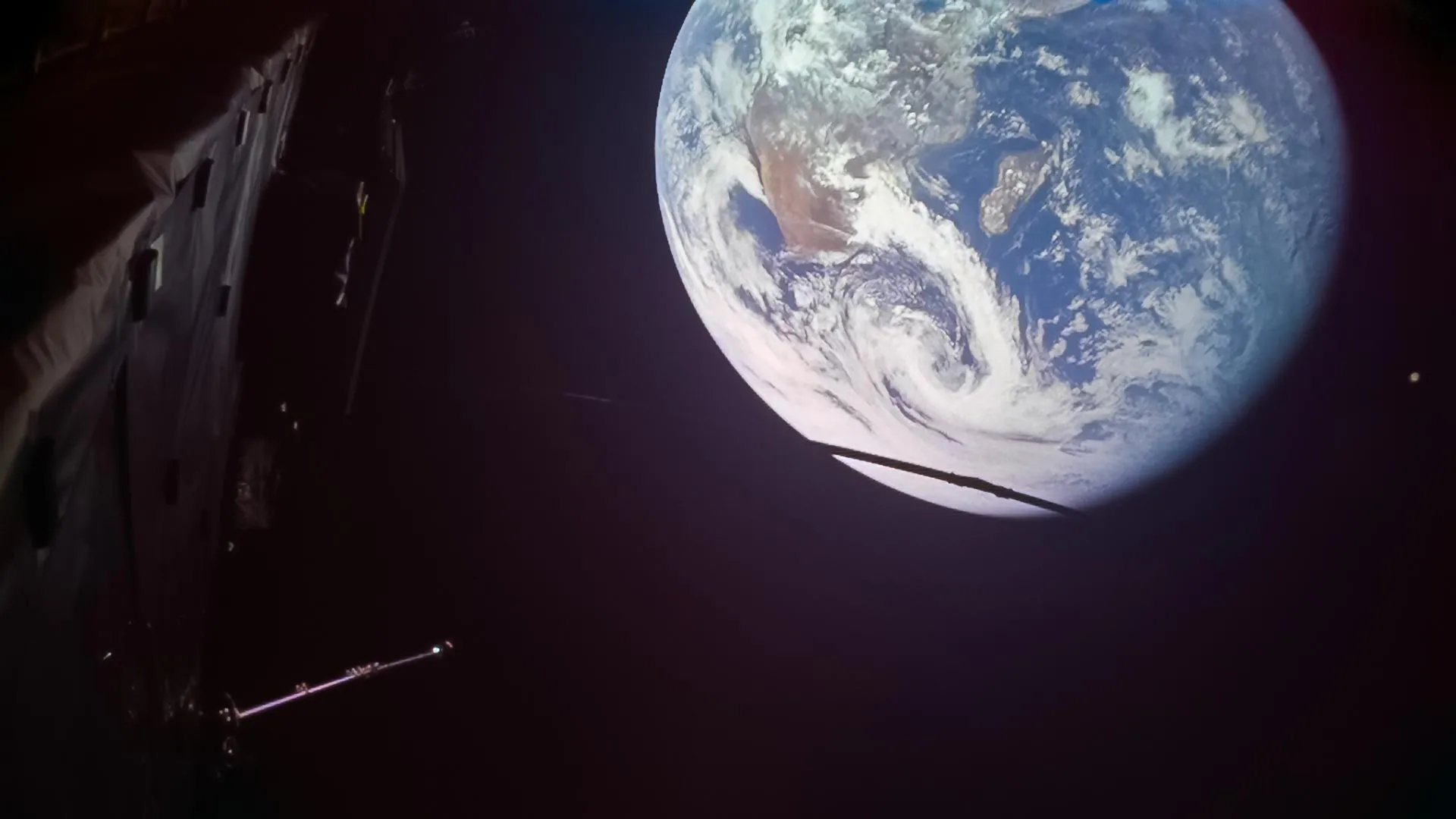 JUICE spacecraft imaging Earth during flyby