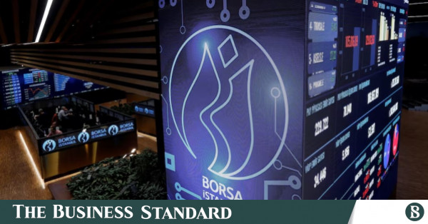 Turkish stock market turmoil during investment fund crisis