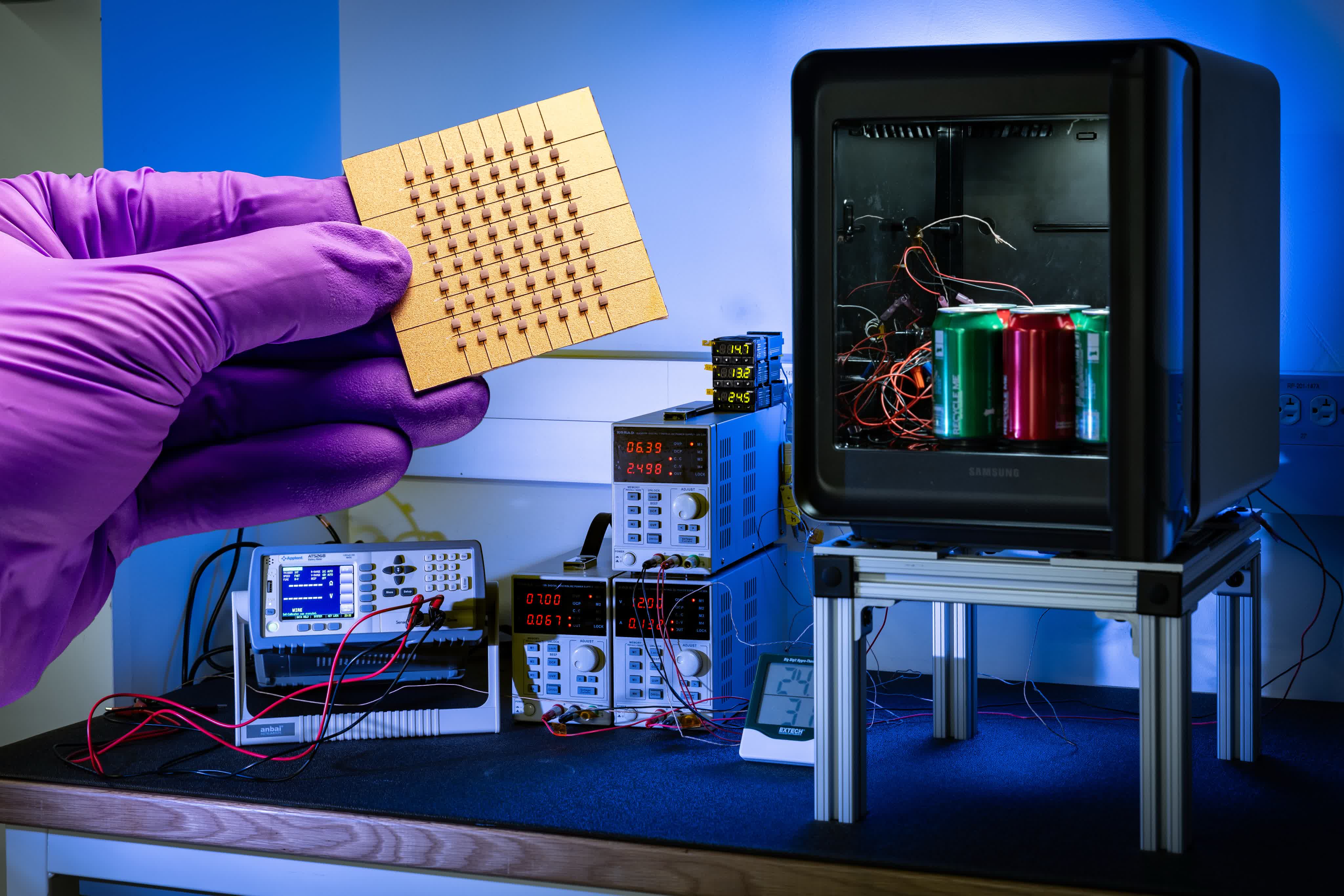Samsung Foundry facility showcasing advanced chipmaking equipment and production capacity