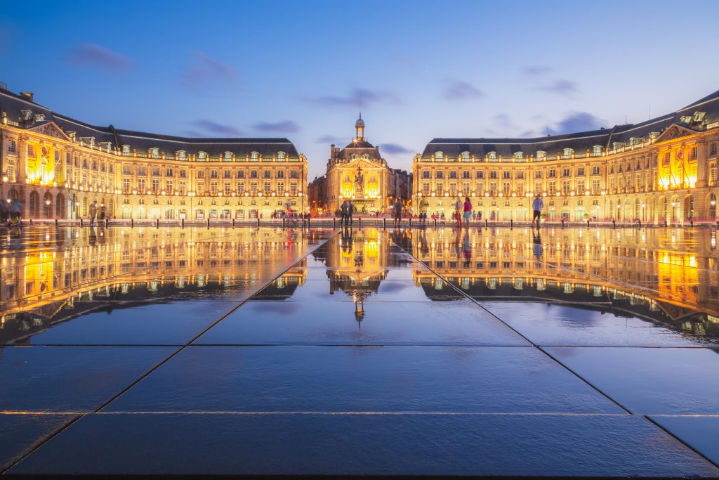 Bordeaux vineyards representing the 2025 vintage en primeur campaign