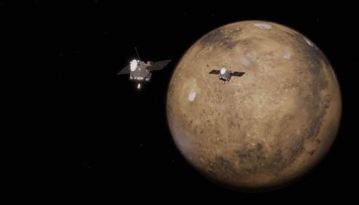 Illustration of Mars mission targeting moons