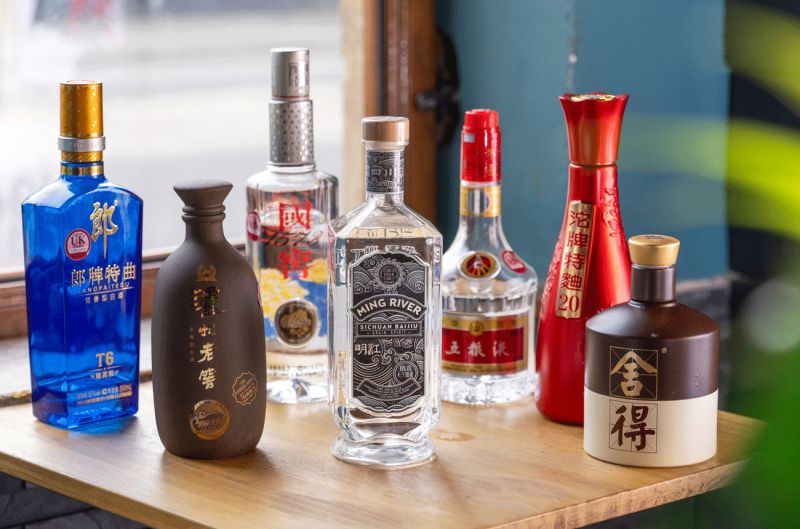 Vinetur chart showing baijiu output decline