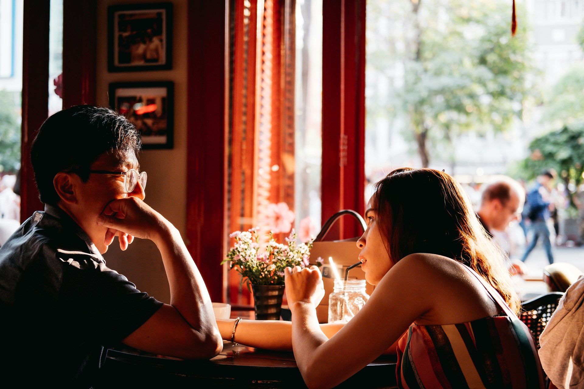 Wildflower Center blog image illustrating attachment styles and their complex interaction with modern dating app culture