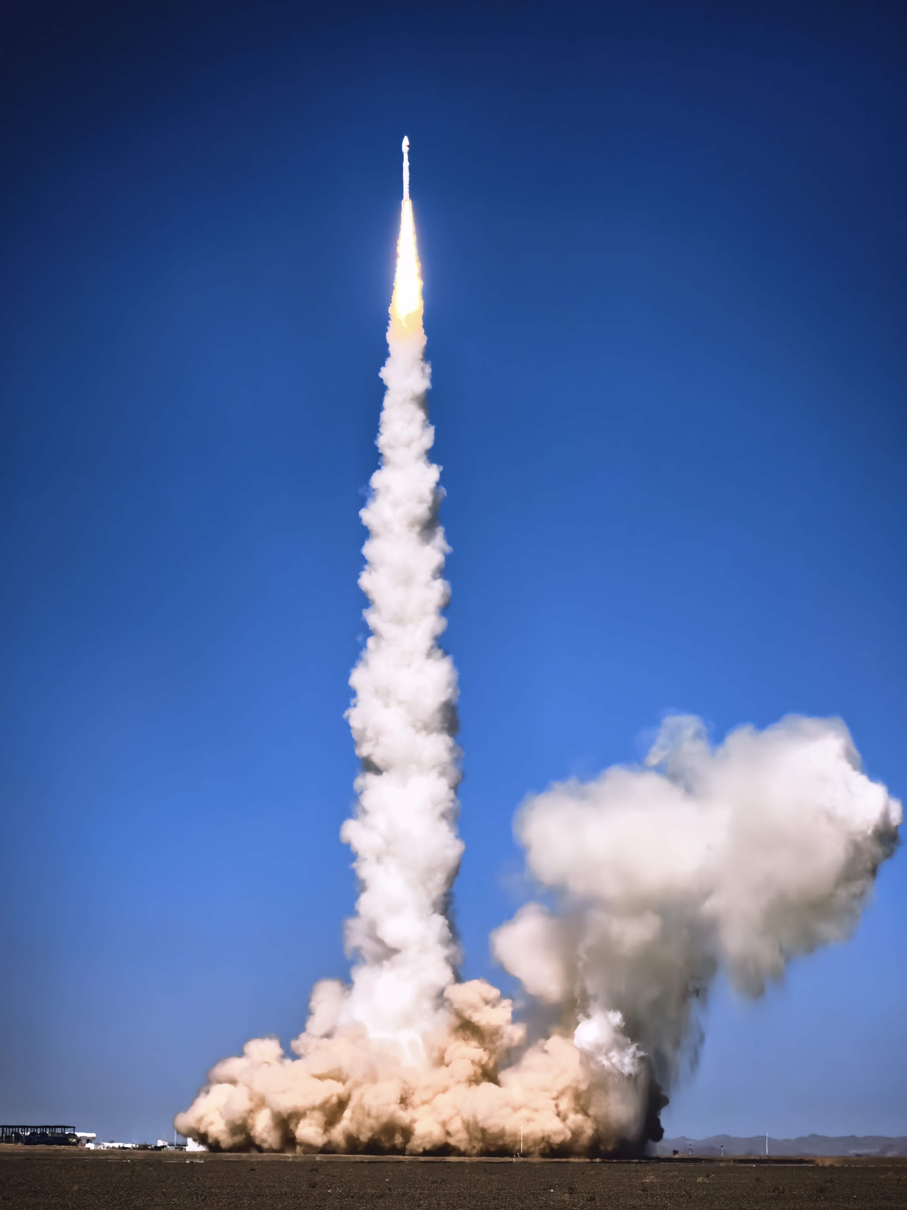Lijian-1 Y18 lifts off from the Dongfeng commercial test site