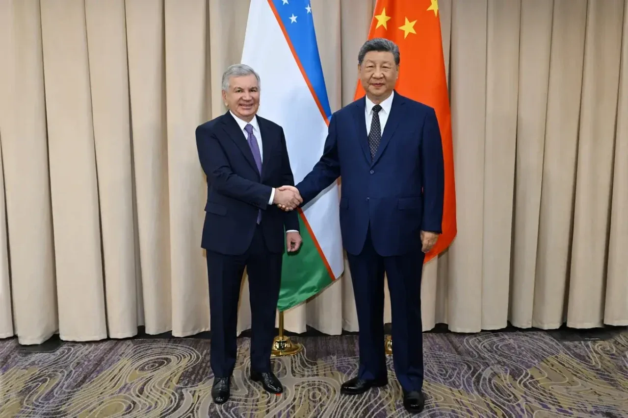 President Mirziyoyev and President Xi Jinping at the SCO Summit